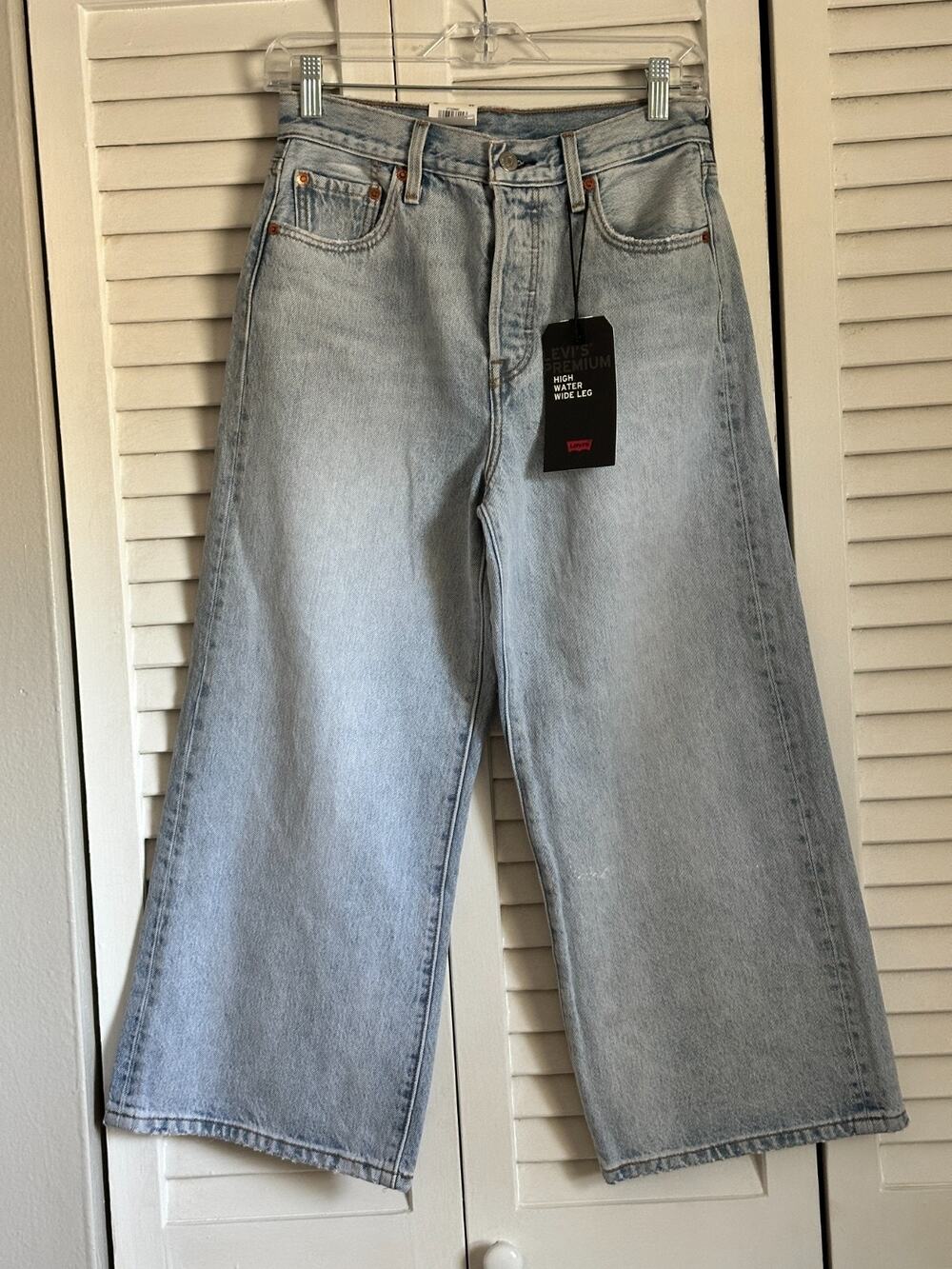 NWT Levi's Premium High Water Wide Leg Jeans Size 26 High Rise Cropped 577230001